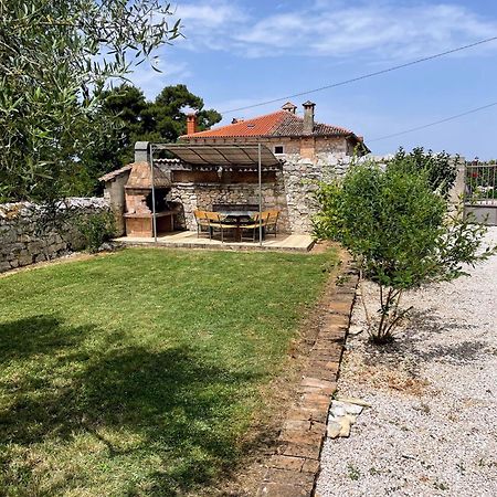 Holiday Home Stancija Becic Mugeba Zewnętrze zdjęcie