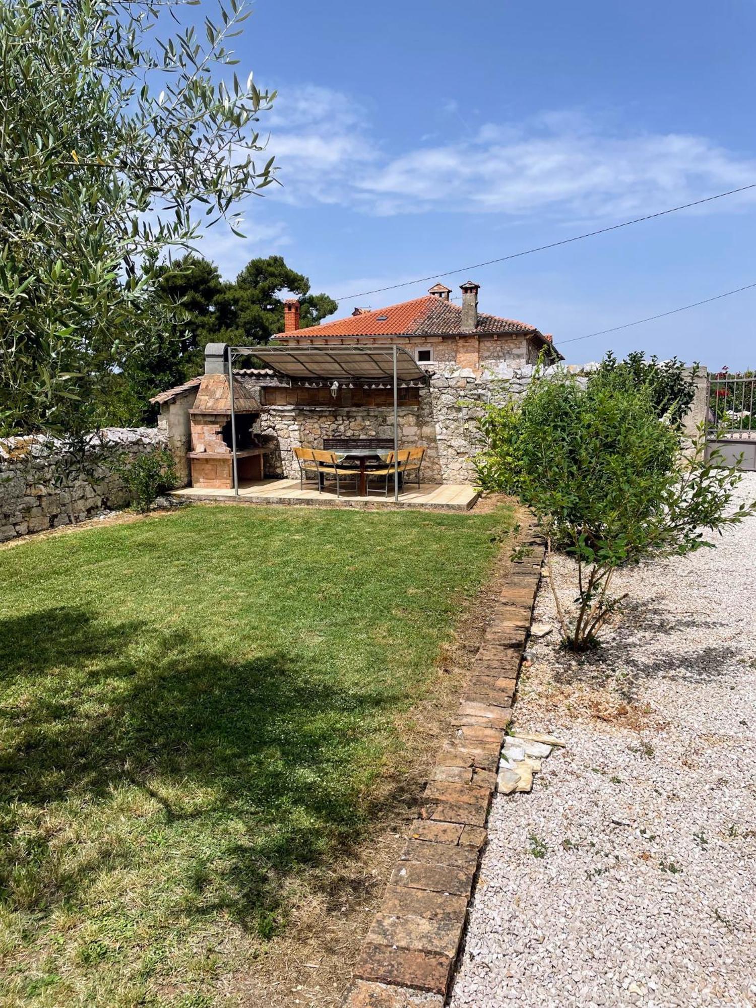Holiday Home Stancija Becic Mugeba Zewnętrze zdjęcie